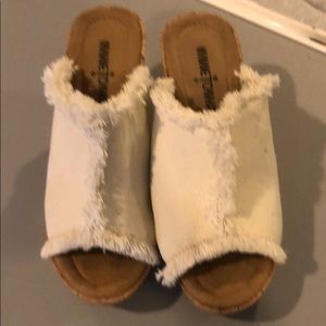 Minnetonka wedge sandals size 5